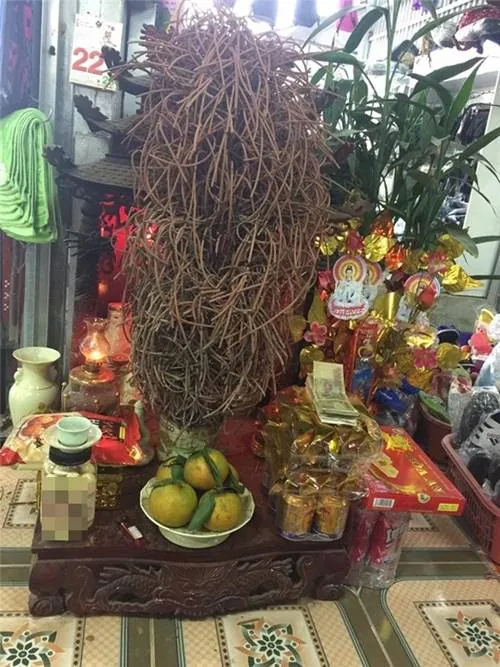 Những lư nhang như vầy khiến lửa dễ bốc cháy hơn