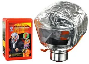 sử dụng mặt nạ phòng độc