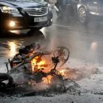 Hiểm họa khôn lường từ xe máy, xe đạp điện, làm sao để tránh?