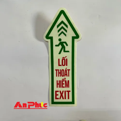 Mũi tên thoát hiểm dán sàn dạ quang